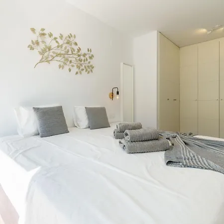 Modern Apartment With Lake Views Appartement