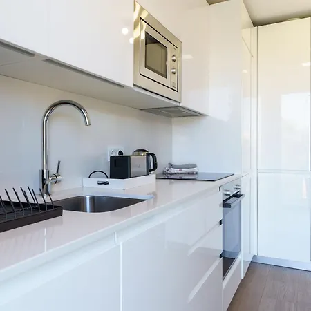 Modern Apartment With Lake Views Appartement *