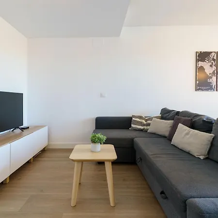 Modern Apartment With Lake Views