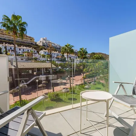 Modern Apartment With Lake Views Appartement Mijas